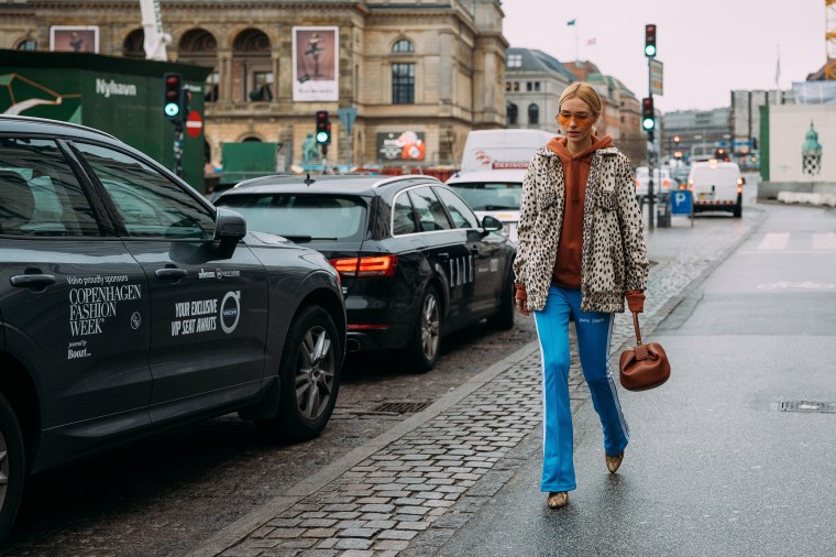 8A817151-4A06-4336-8CA4-169406564D95