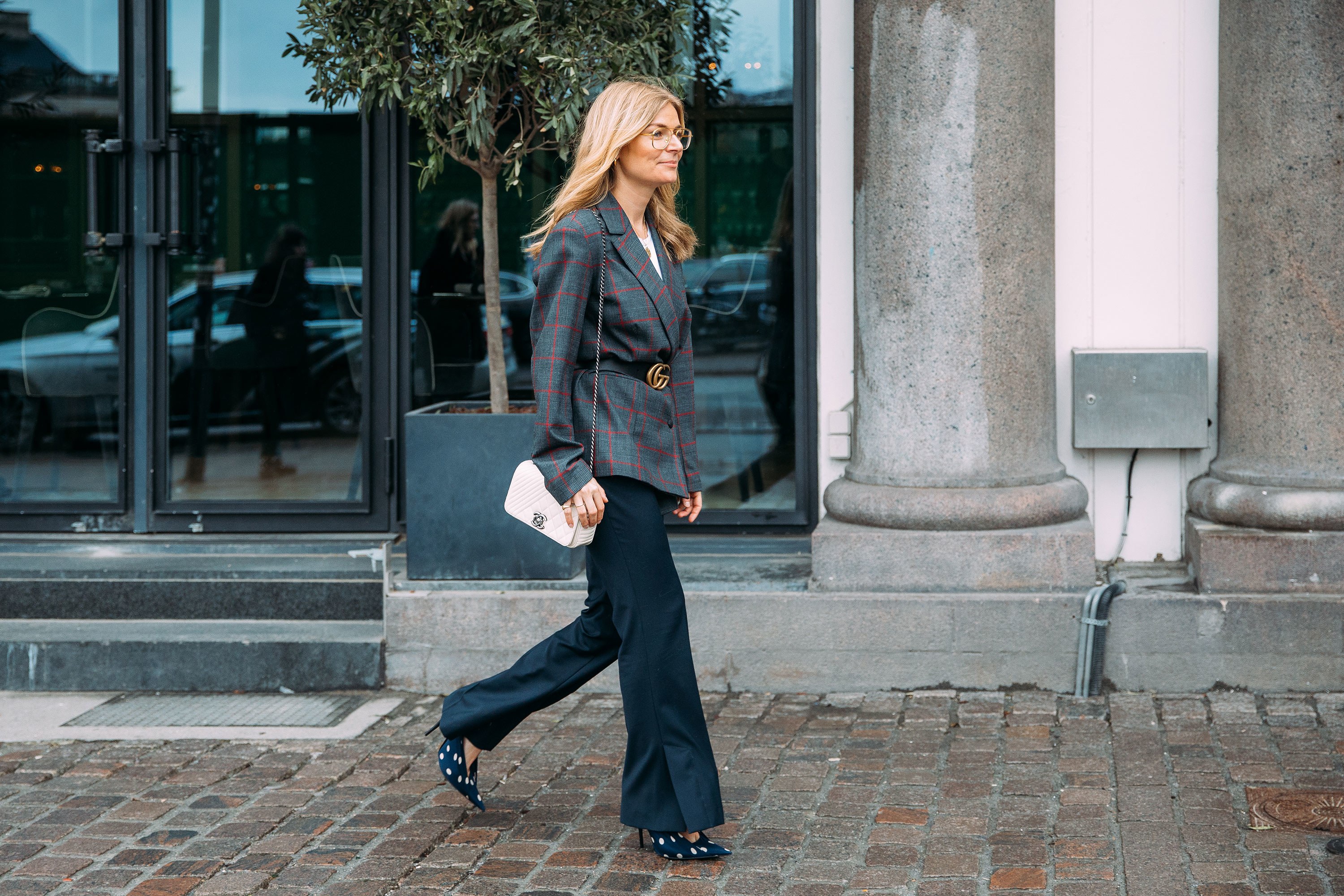 B6DBE758-D0A7-4A4A-A3E7-1B81ACAEA596