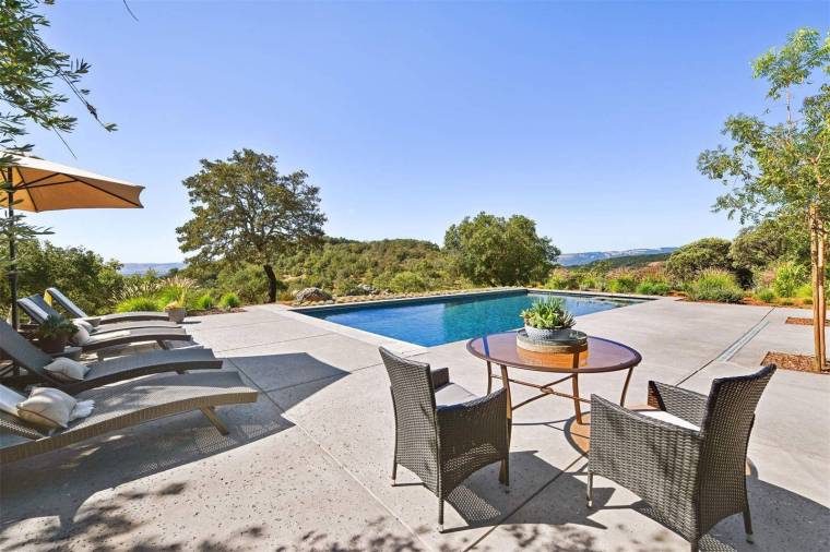 09F3F1C5-2B7C-49B8-B629-0AFE444E8066