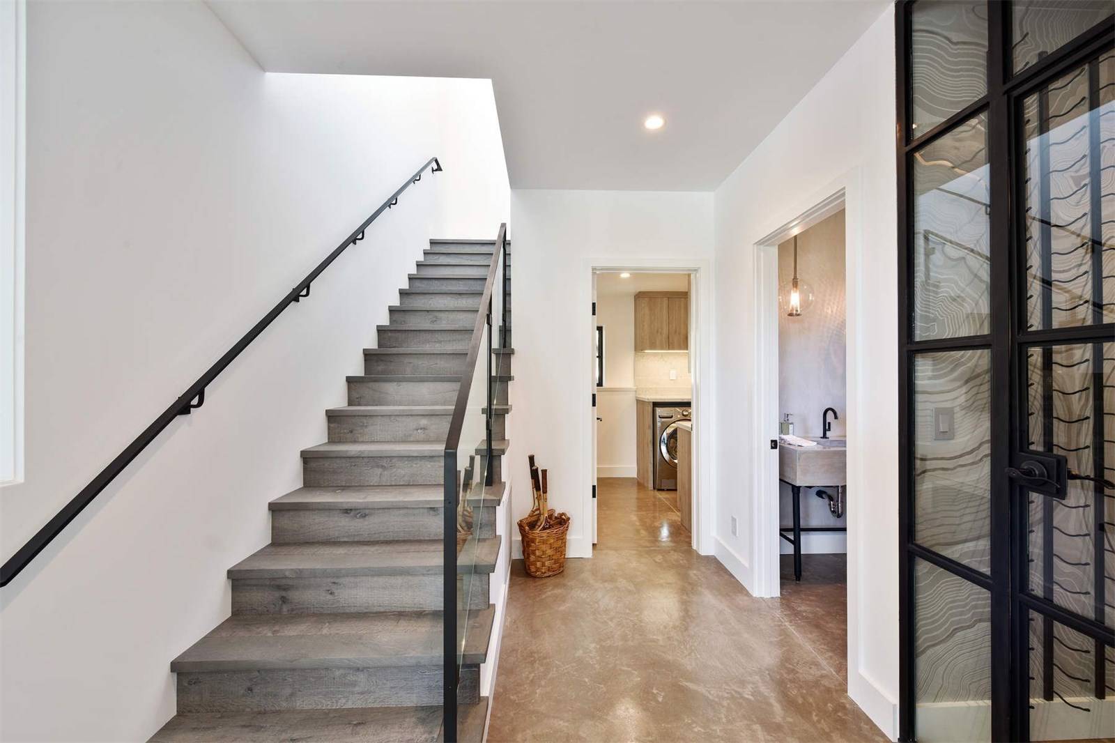 13B4B072-6F9B-4F7C-8B0F-7EDE6964ED86