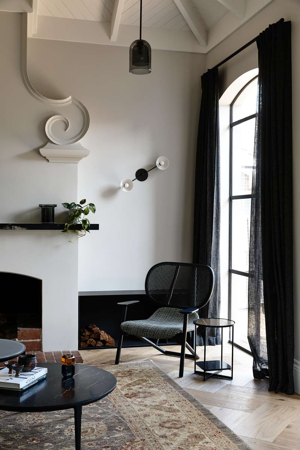 Heritage-Sophistication-Dutch-Gable-House-by-Austin-Design-Associates-Melbourne-VIC-Australia-Image-03